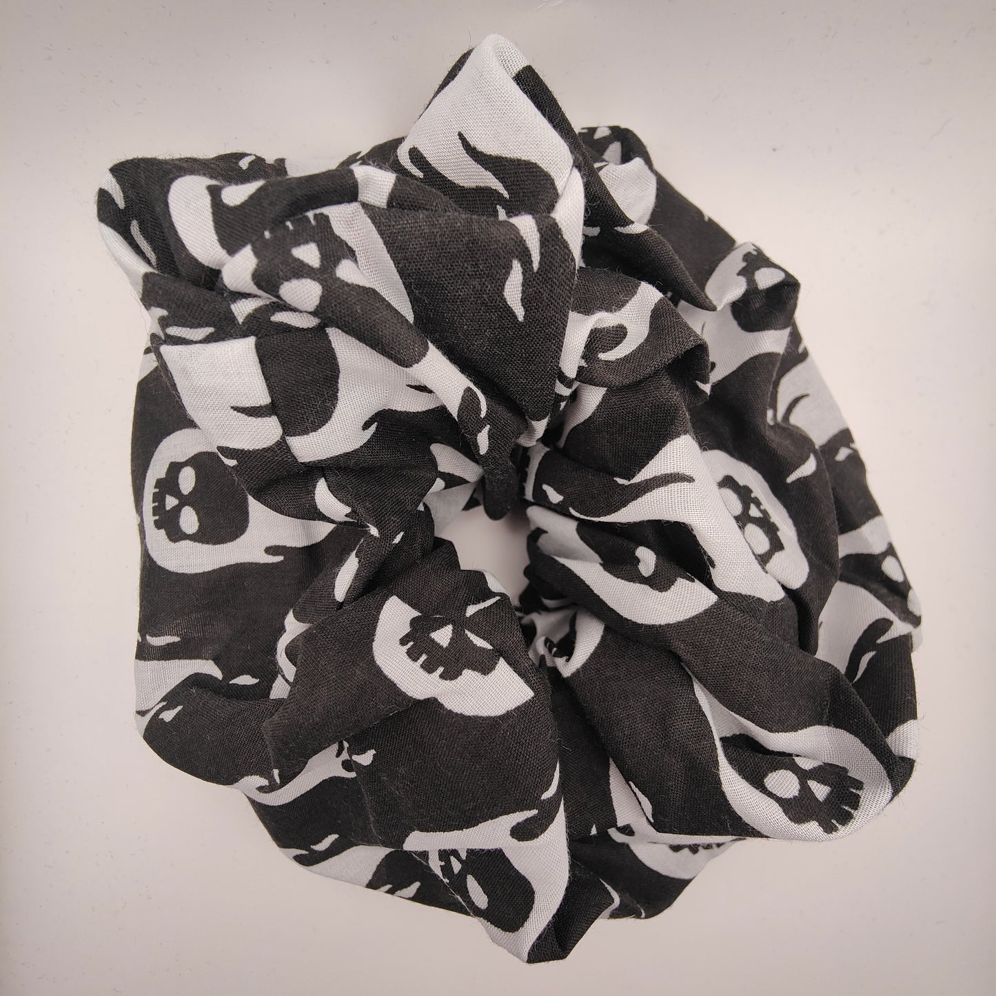 Scrunchie (Large) - Flame Skulls