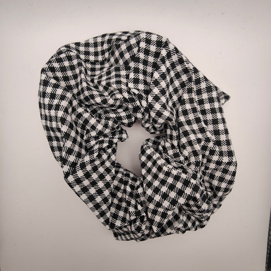 Scrunchie (Large) - White / Black Checkers