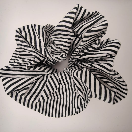 Scrunchie (Large) - White / Black Stripes
