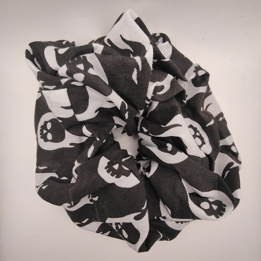 Scrunchie (Large) - Flame Skulls