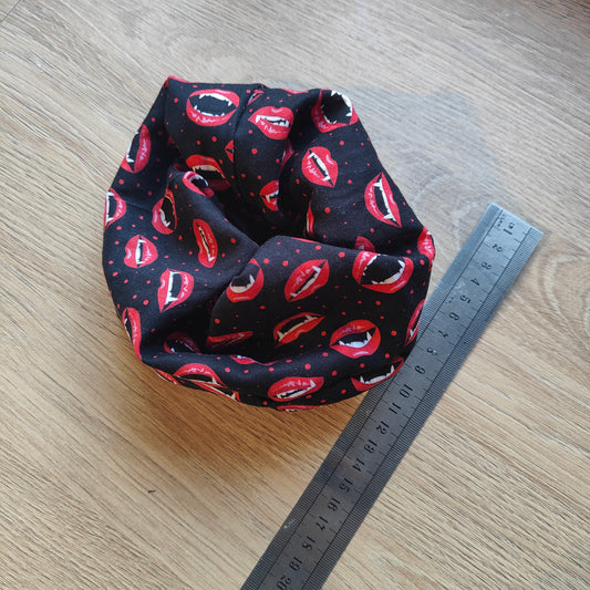 Scrunchie (Large) - Vampire Lips